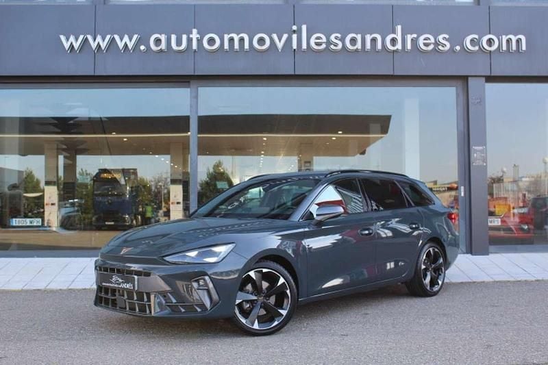 Usado Cupra Leon 150 CV (110 kW) 2024 Azul Familiar