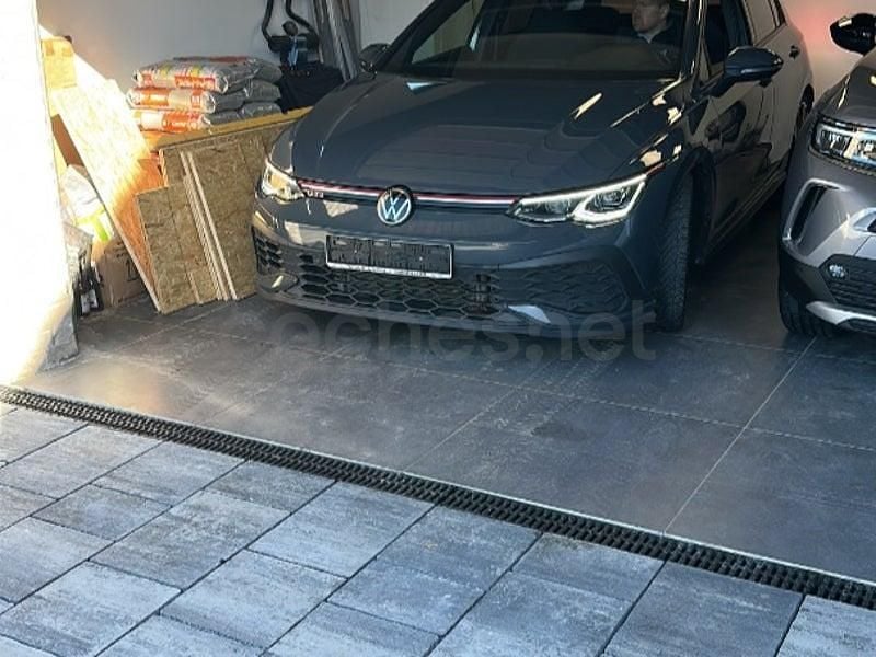Usado VW Golf VIII GTI Clubsport 301 CV (221 kW) 2022 Gris / plata Berlina
