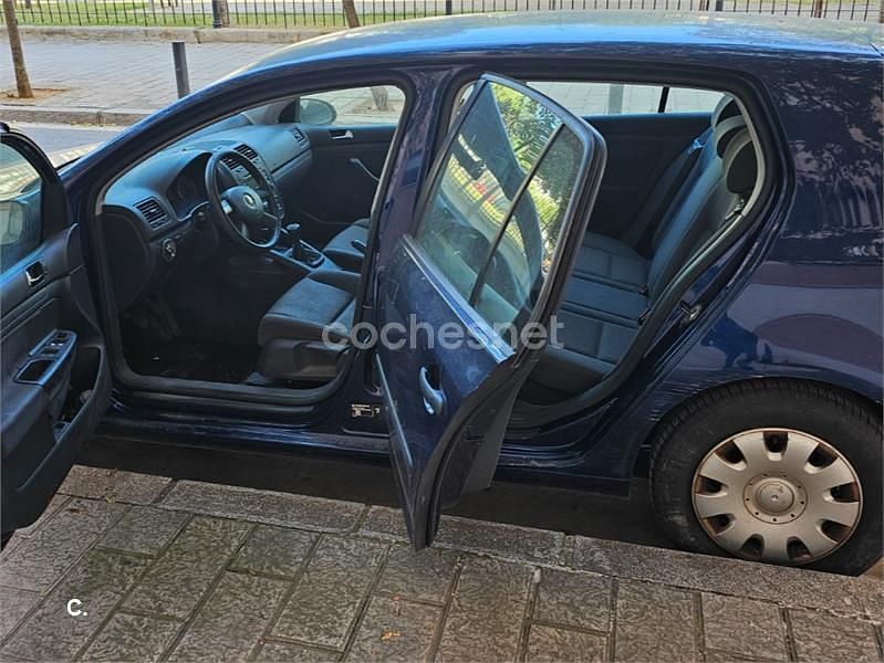 Usado VW Golf IV Trendline 102 CV (75 kW) 2004 Azul Berlina