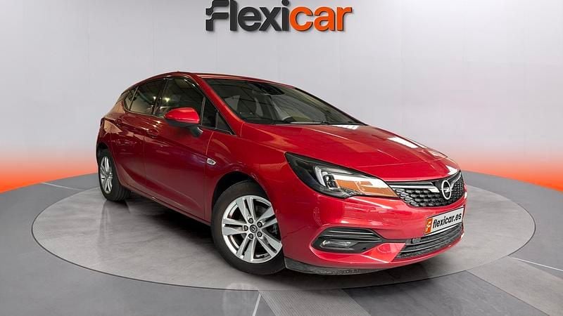 Usado Opel Astra Elegance 122 CV (89 kW) 2020 Rojo Berlina