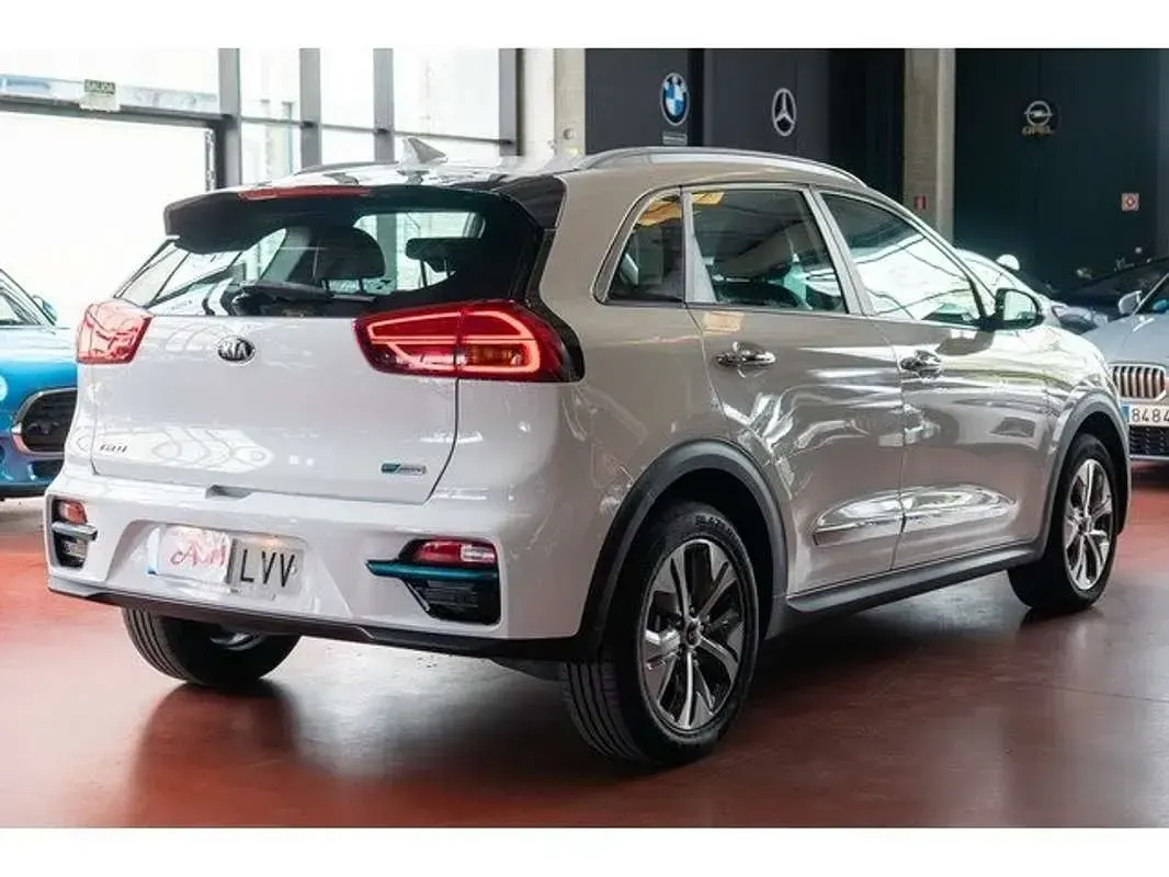 Usado Kia e-Niro 150 kW (204 CV) 2022 Blanco SUV