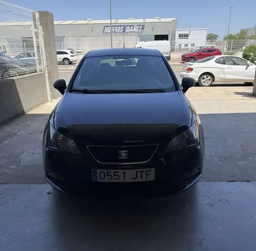 Usado Seat Ibiza ST Reference 90 CV (66 kW) 2016 Negro Familiar