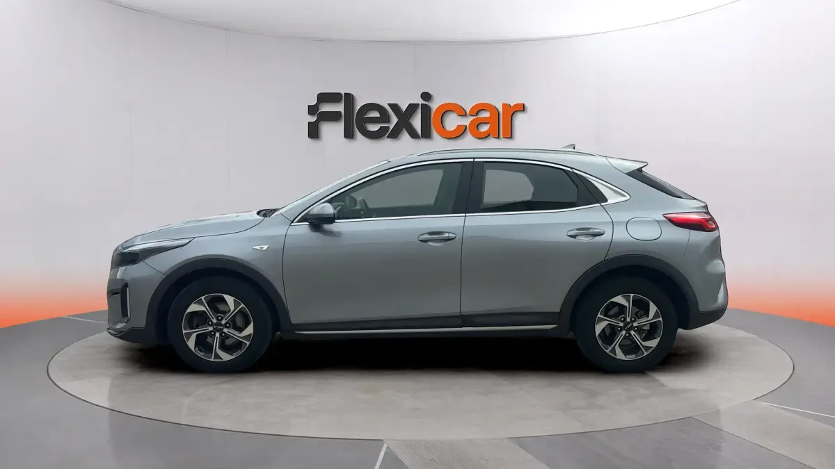 Usado Kia XCeed 120 CV (88 kW) 2022 Gris SUV
