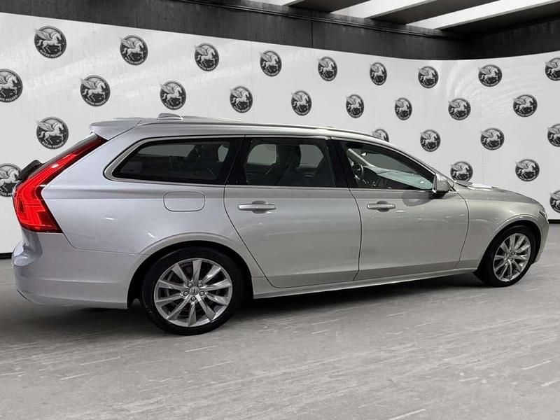 Usado Volvo V90 Momentum 190 CV (139 kW) 2019 Gris / plata Familiar