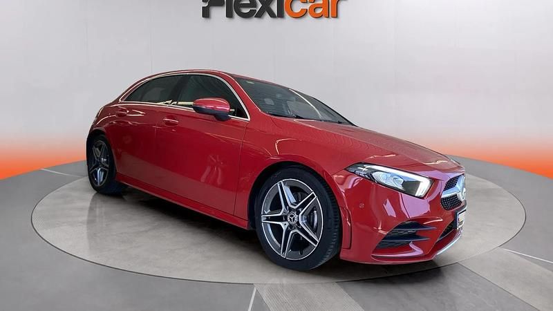 Usado Mercedes A180 116 CV (85 kW) 2018 Rojo Utilitario