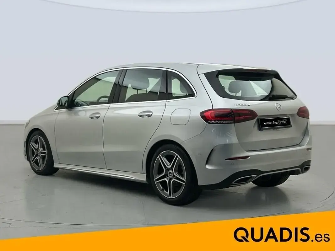 Usado Mercedes B200 150 CV (110 kW) 2021 Gris plata Utilitario