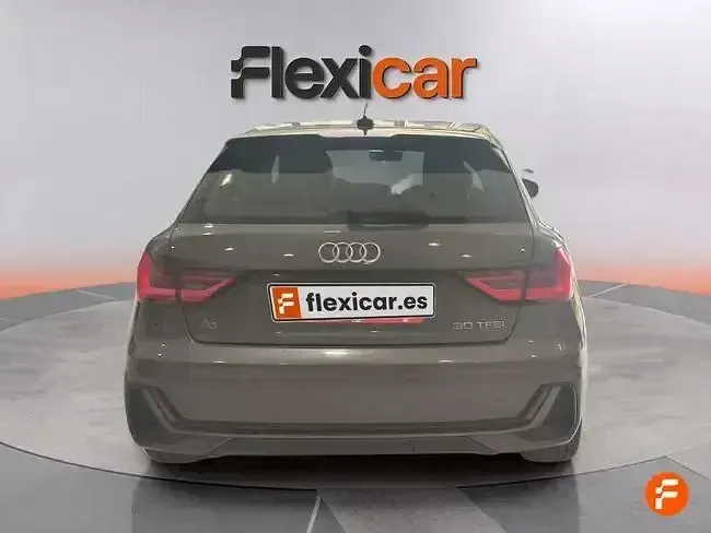 Usado Audi A1 Sportback S-Line 110 CV (80 kW) 2022 Gris Utilitario