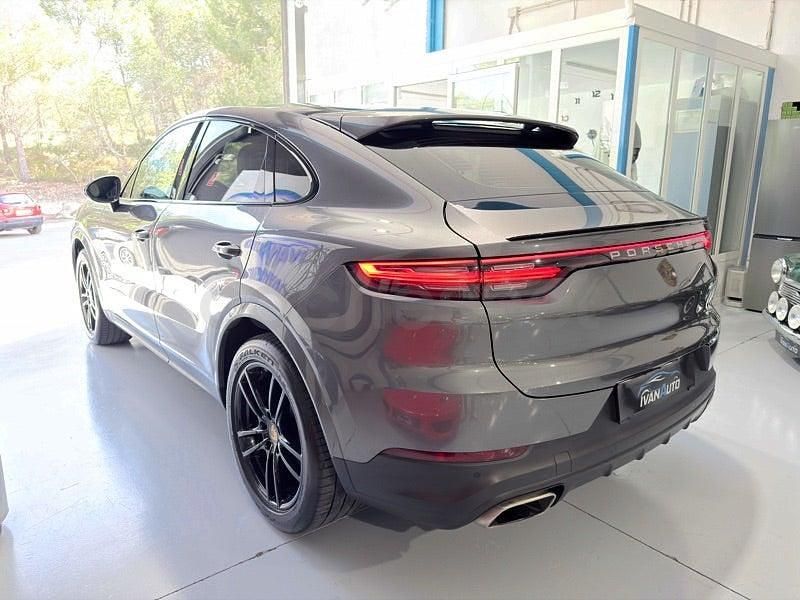 Usado Porsche Cayenne 340 CV (250 kW) 2021 Gris / plata SUV