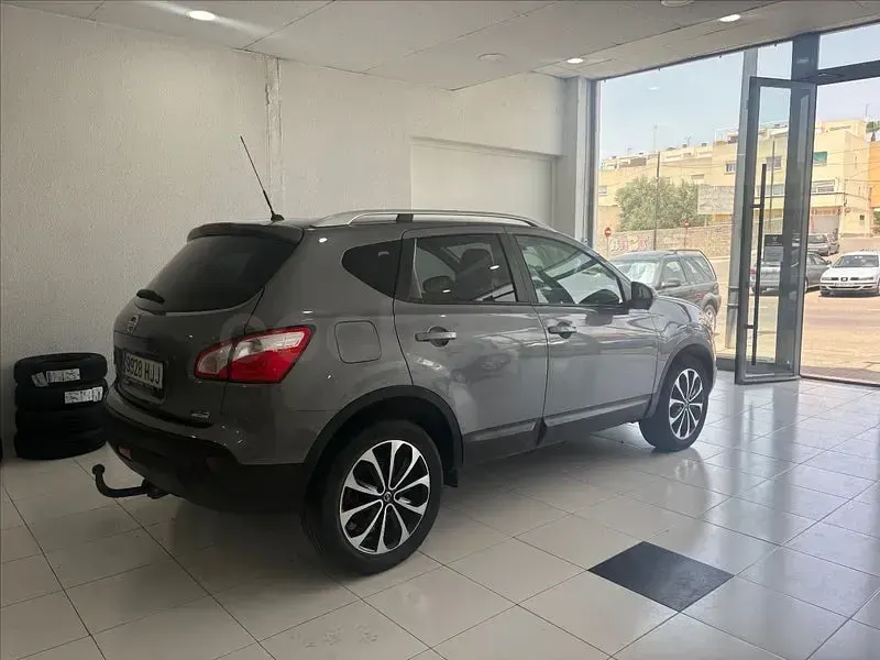 Usado Nissan Qashqai Acenta 130 CV (95 kW) 2012 Gris / plata SUV