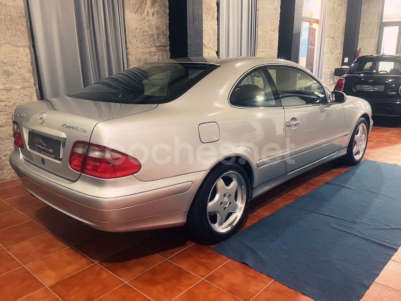 Usado Mercedes CLK200 Elegance 163 CV (119 kW) 2001 Gris / plata Coupe