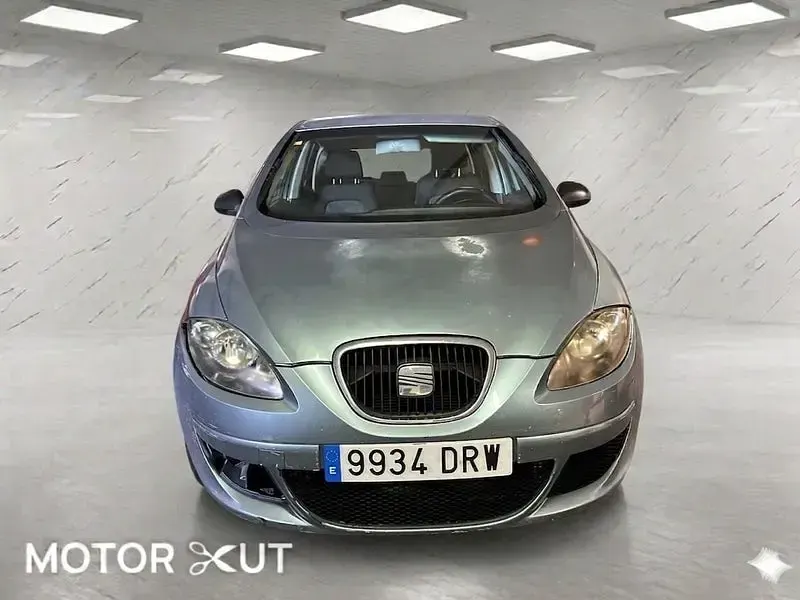 Usado Seat Altea Reference 102 CV (75 kW) 2007 Gris / plata Monovolumen
