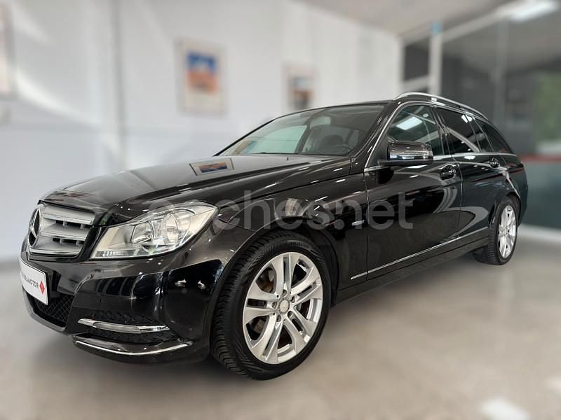 Usado Mercedes C200 136 CV (100 kW) 2011 Negro Familiar