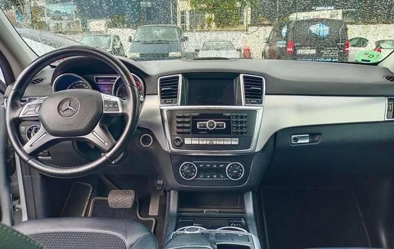 Usado Mercedes ML250 Edition 1 204 CV (150 kW) 2014 Gris / plata SUV