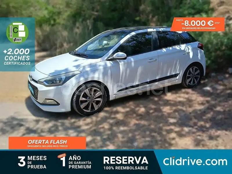 Usado Hyundai i20 Style 90 CV (66 kW) 2016 Blanco Berlina