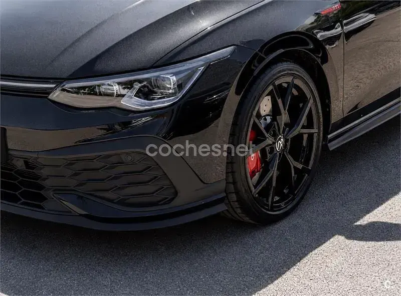 Usado VW Golf VIII GTI Clubsport 301 CV (221 kW) 2024 Negro Berlina