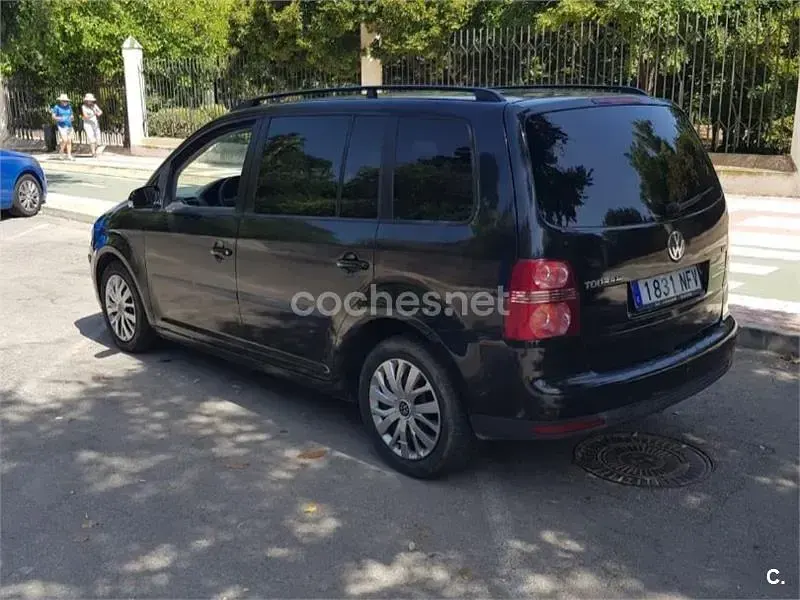 Usado VW Touran Highline 140 CV (102 kW) 2007 Negro Monovolumen