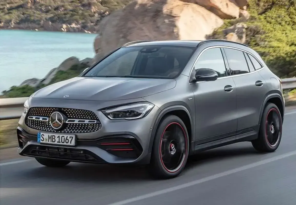 Usado Mercedes GLA200 Urban 136 CV (100 kW) 2017 Azul SUV
