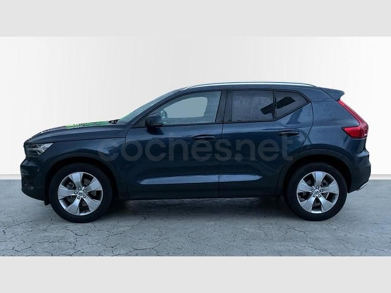 Usado Volvo XC40 Momentum 163 CV (119 kW) 2022 Azul SUV