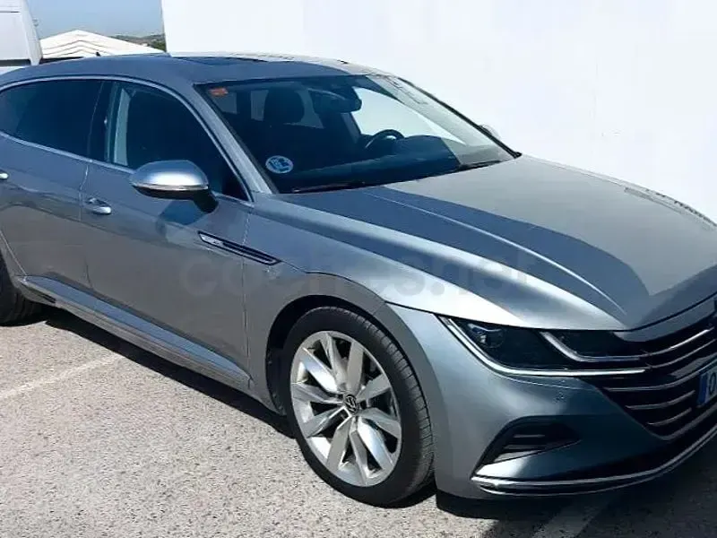 Usado VW Arteon Elegance 150 CV (110 kW) 2020 Gris / plata Familiar