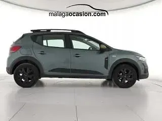 Usado Dacia Jogger Extreme 101 CV (74 kW) 2025 Verde Monovolumen
