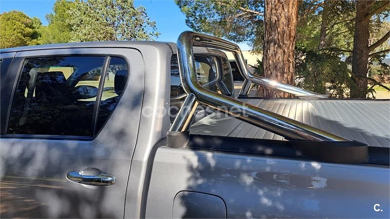 Usado Toyota HiLux 150 CV (110 kW) 2016 Gris / plata Pickup/Camioneta