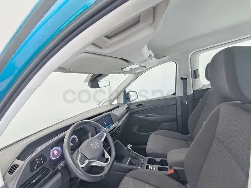 Usado VW Caddy 102 CV (75 kW) 2025 Azul Monovolumen