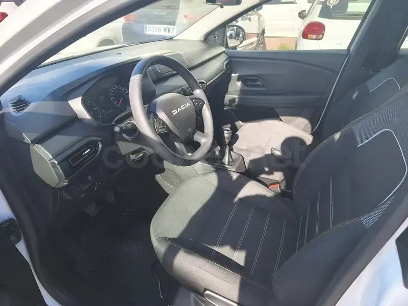 Usado Dacia Sandero Essentiel 91 CV (66 kW) 2024 Blanco Berlina