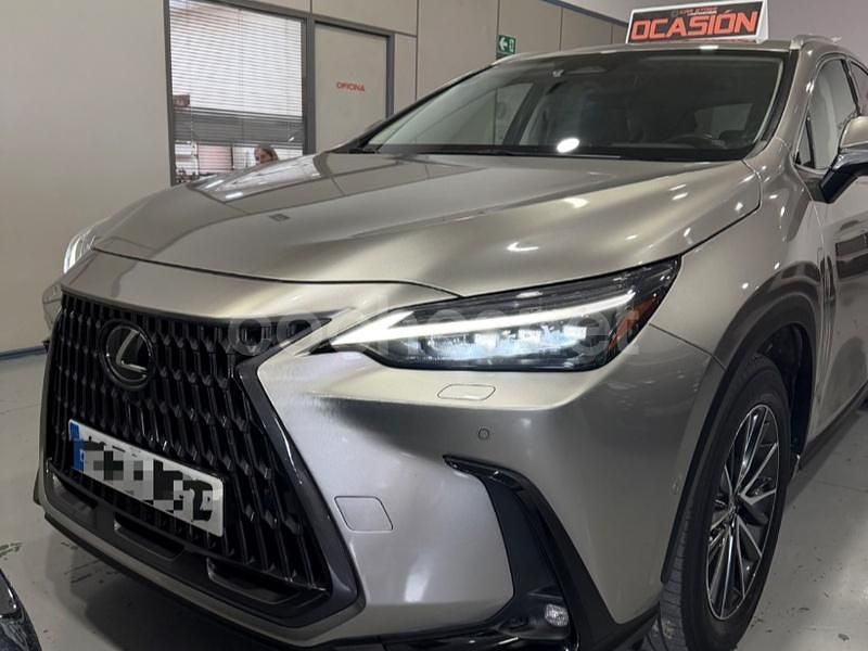 Gris / plata Usado 2022 Lexus NX450h+ Luxury Line SUV | 53.000 € (Precio justo) - Imagen 1/4