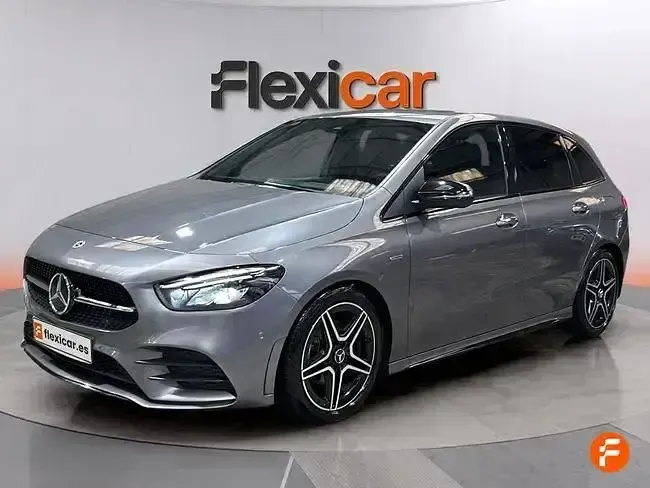 Usado Mercedes B200 150 CV (110 kW) 2021 Gris Utilitario