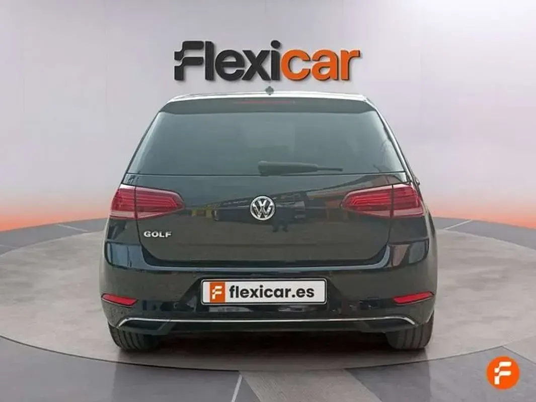Usado VW Golf VII Advance 116 CV (85 kW) 2019 Negro Utilitario