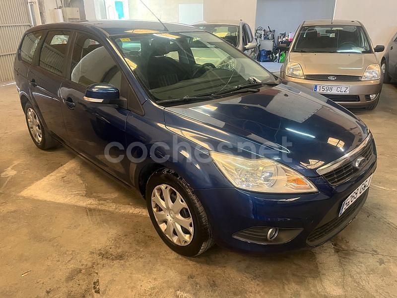 Usado Ford Focus Trend 100 CV (73 kW) 2008 Azul Familiar