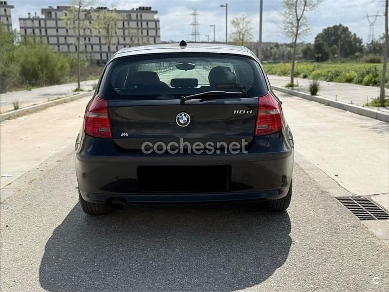 Usado BMW 118 122 CV (89 kW) 2008 Negro Utilitario