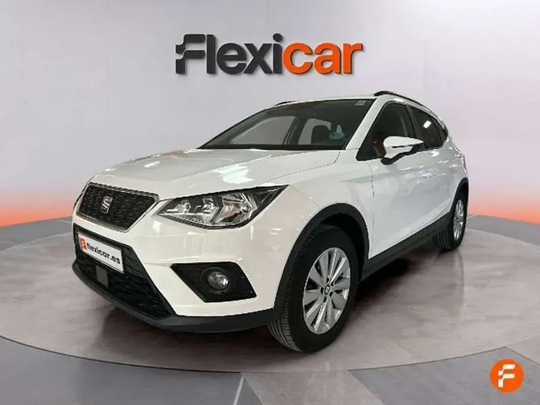 Usado Seat Arona Style 95 CV (69 kW) 2019 Blanco SUV
