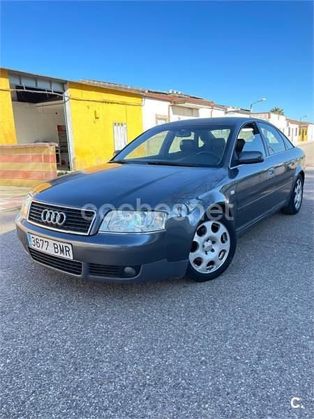 Usado Audi A6 150 CV (110 kW) 2002 Gris / plata Berlina