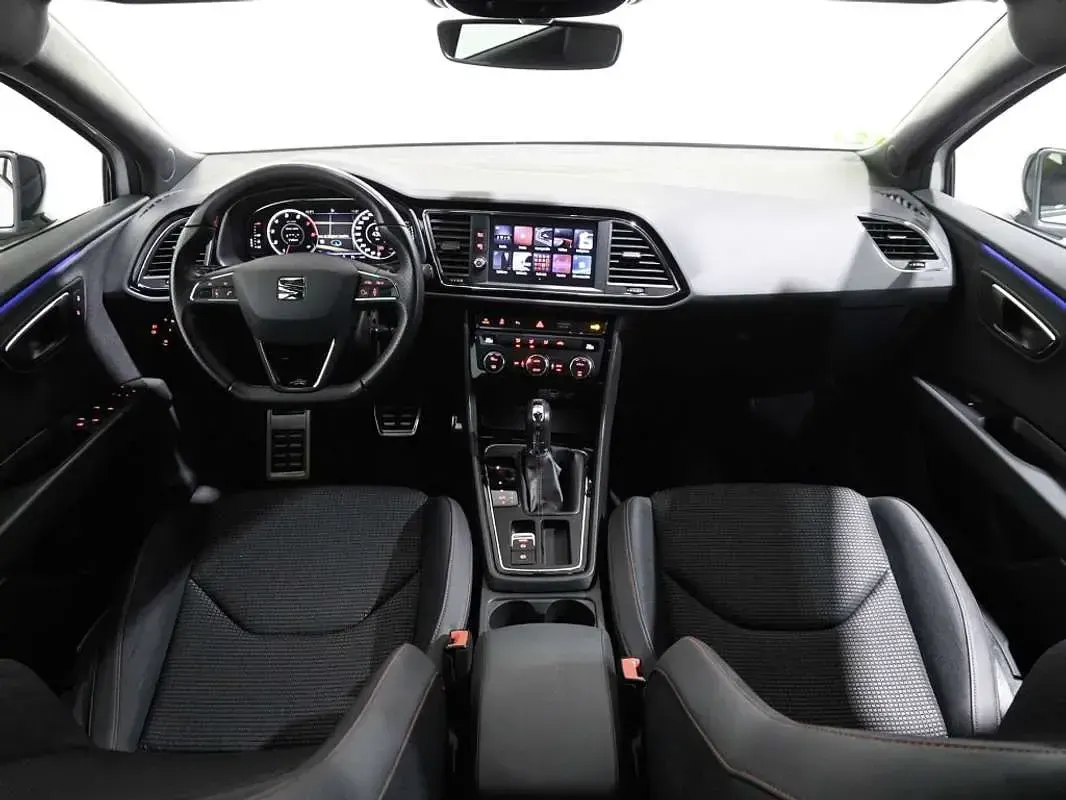 Usado Seat Leon ST FR 150 CV (110 kW) 2017 Blanco Familiar