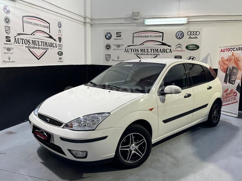 Blanco Usado 2002 Ford Focus Ghia Berlina | 2499 € (Precio justo) - Imagen 1/4