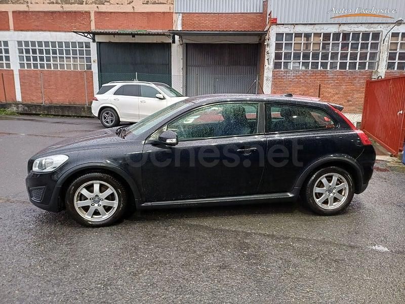 Usado Volvo C30 Momentum 115 CV (84 kW) 2011 Negro Utilitario