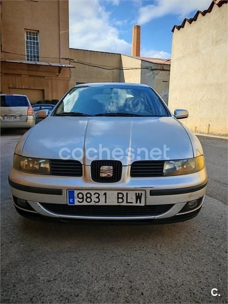 Gris / plata Usado 2002 Seat Leon Berlina | 2300 € (Precio justo) - Imagen 1/4