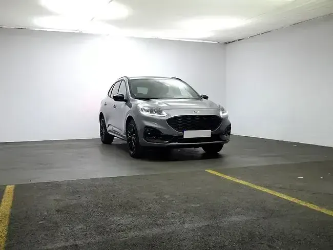Usado Ford Kuga ST-Line X 190 CV (139 kW) 2023 Gris SUV