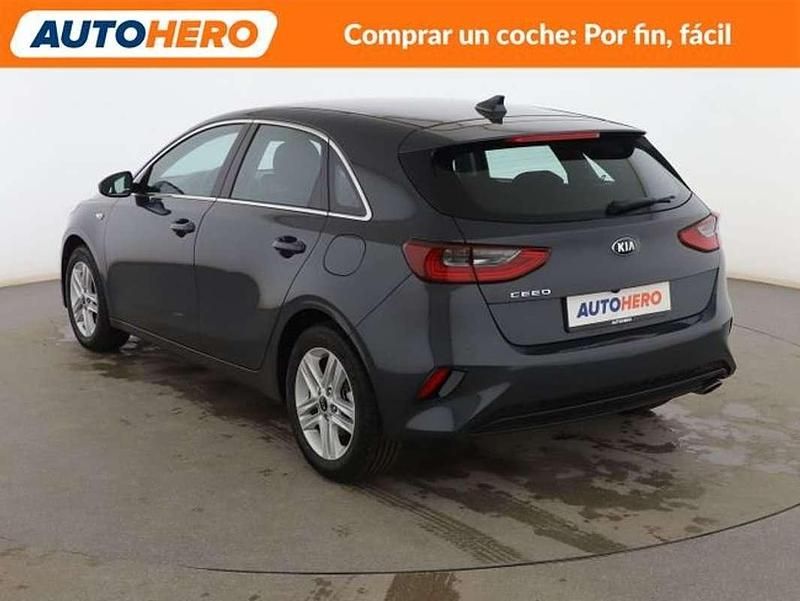 Usado Kia Ceed 101 CV (74 kW) 2019 Gris Utilitario