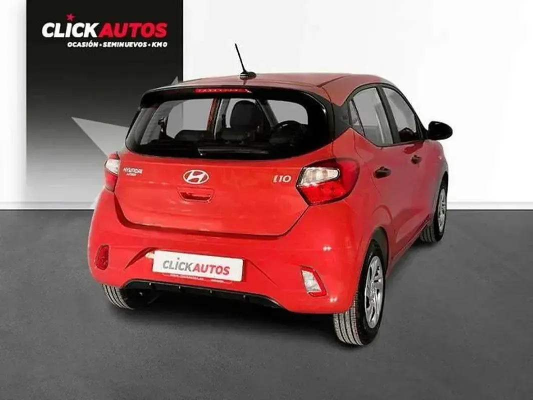 Usado Hyundai i10 67 CV (49 kW) 2024 Rojo Utilitario