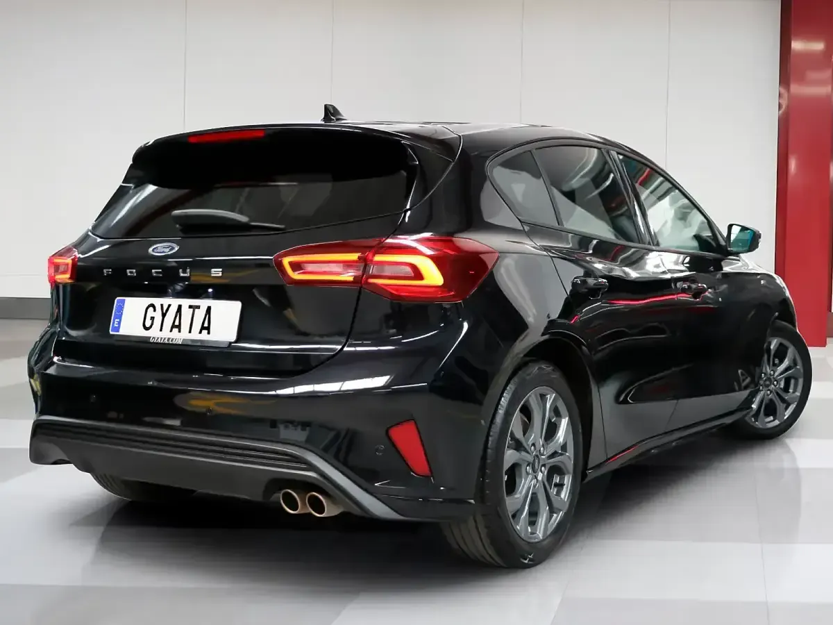 Usado Ford Focus ST-Line 155 CV (114 kW) 2024 Negro