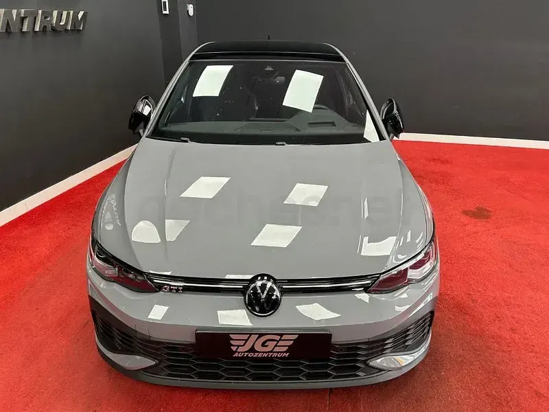 Usado VW Golf VIII GTI Clubsport 301 CV (221 kW) 2023 Gris / plata Berlina