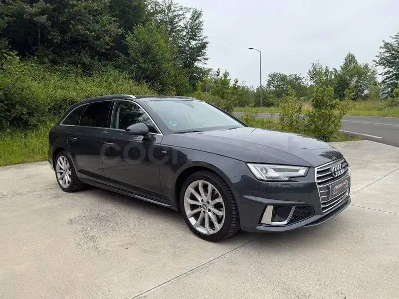 Usado Audi A4 S-Line 150 CV (110 kW) 2019 Gris / plata Familiar