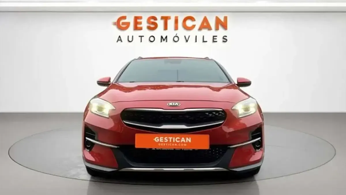 Usado Kia XCeed 141 CV (103 kW) 2022 Rojo SUV