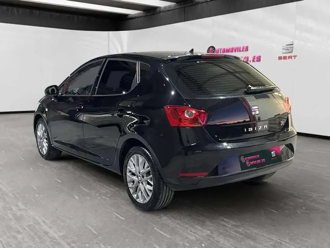 Usado Seat Ibiza Style 105 CV (77 kW) 2016 Negro Utilitario