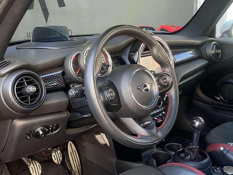 Usado Mini John Cooper Works 231 CV (169 kW) 2019 Rojo Utilitario