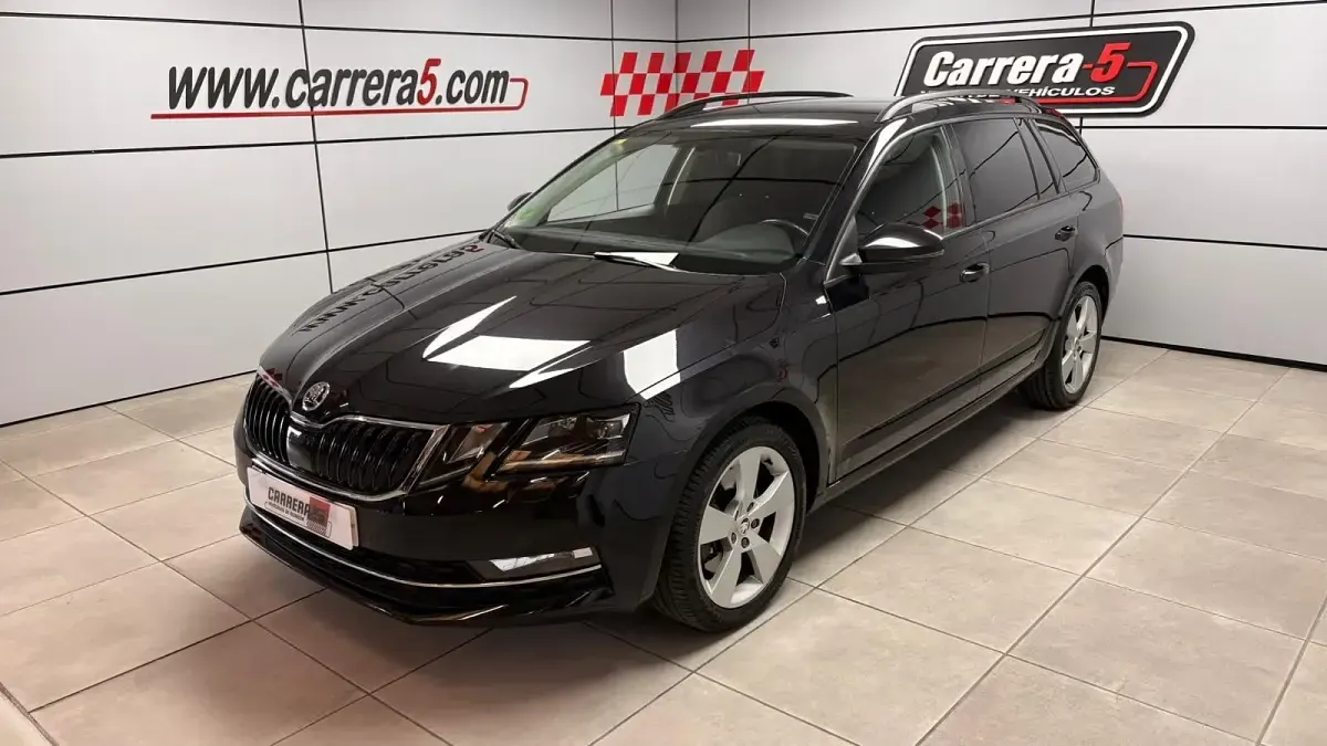 Usado Skoda Octavia LAURIN & KLEMENT 180 CV (132 kW) 2017 Azul Familiar