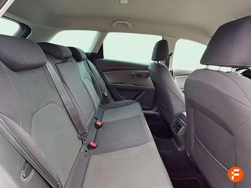 Usado Seat Leon ST Style 131 CV (96 kW) 2019 Blanco Familiar