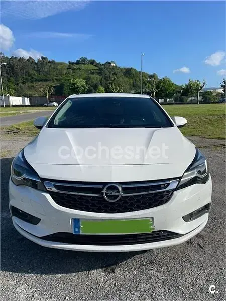 Usado Opel Astra Excellence 136 CV (100 kW) 2017 Blanco Berlina